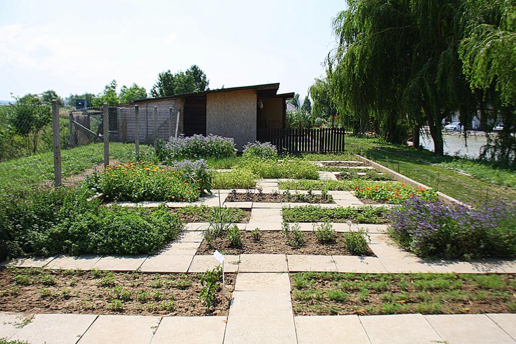 Penzion Eko Park Piestany Exterior photo